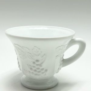 🍇🌿🍇🌿Colony - Harvest Milk Glass.